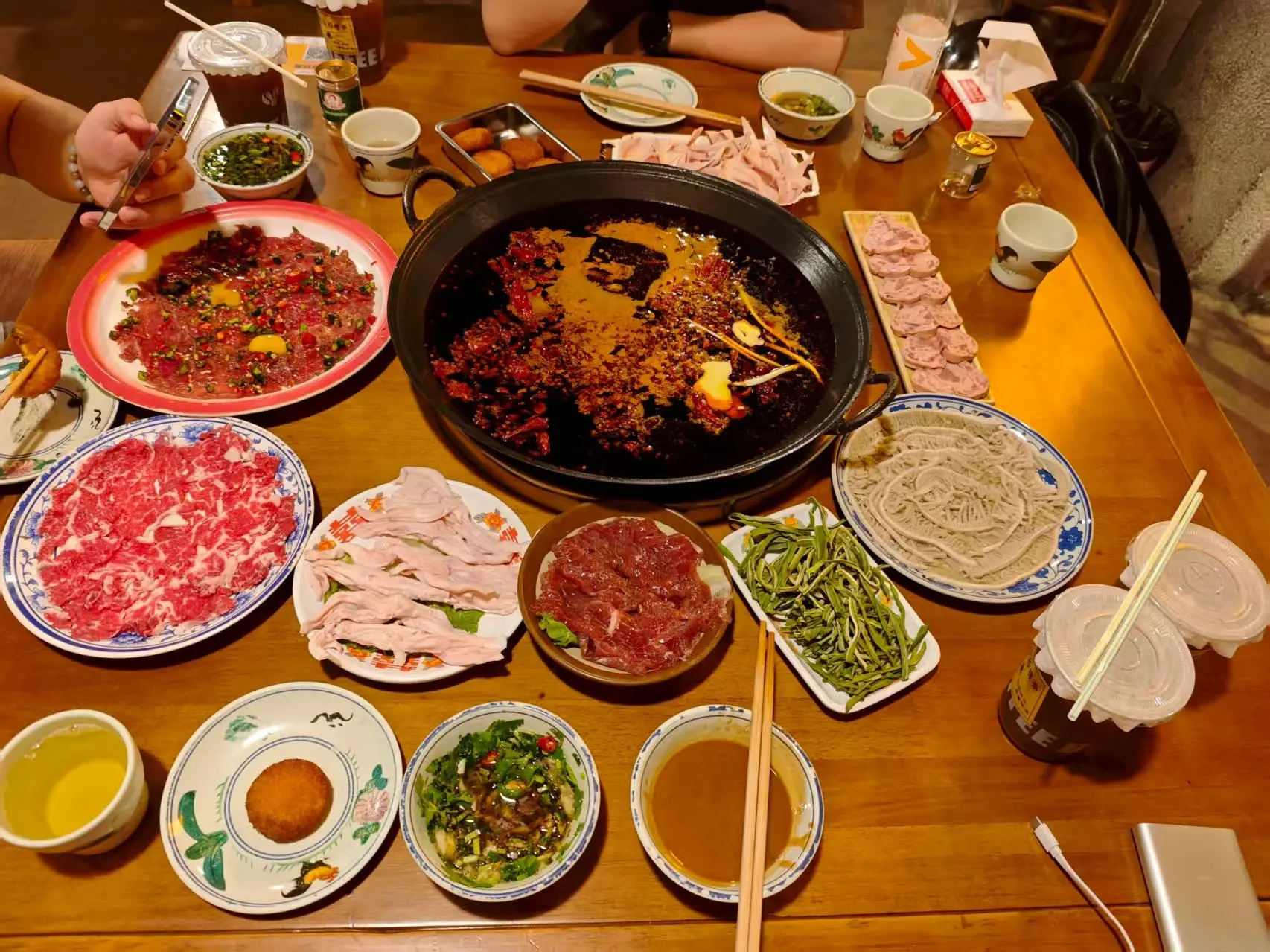 首日重庆火锅聚餐